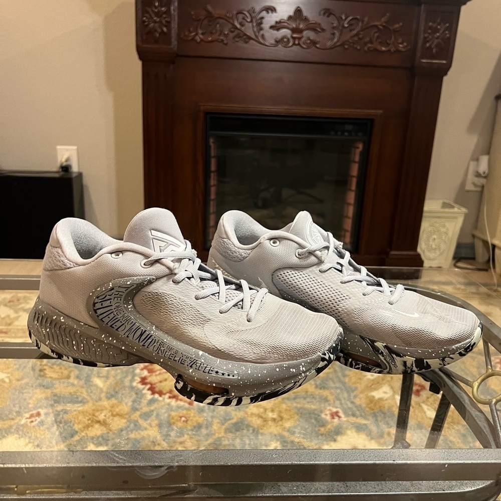 Nike Light Silver Gray Tennis Shoes - Picture 8 of 14